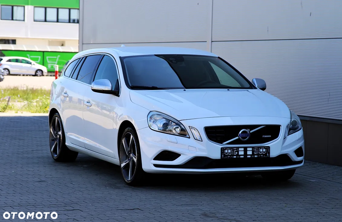 Volvo V60 2.0T R-Design - 13