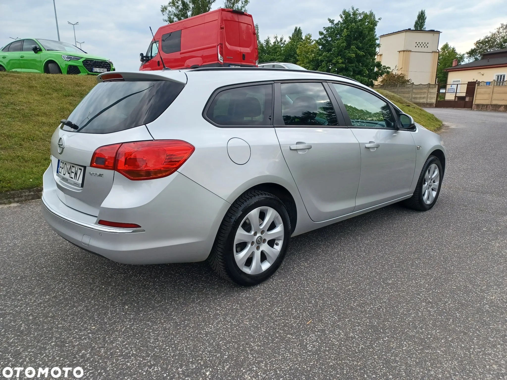 Opel Astra IV 1.6 CDTI Cosmo - 3