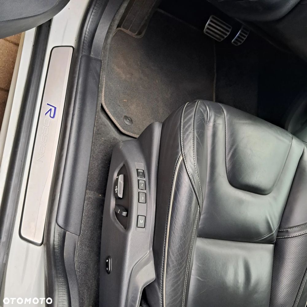 Volvo XC 60 D4 R-Design - 10