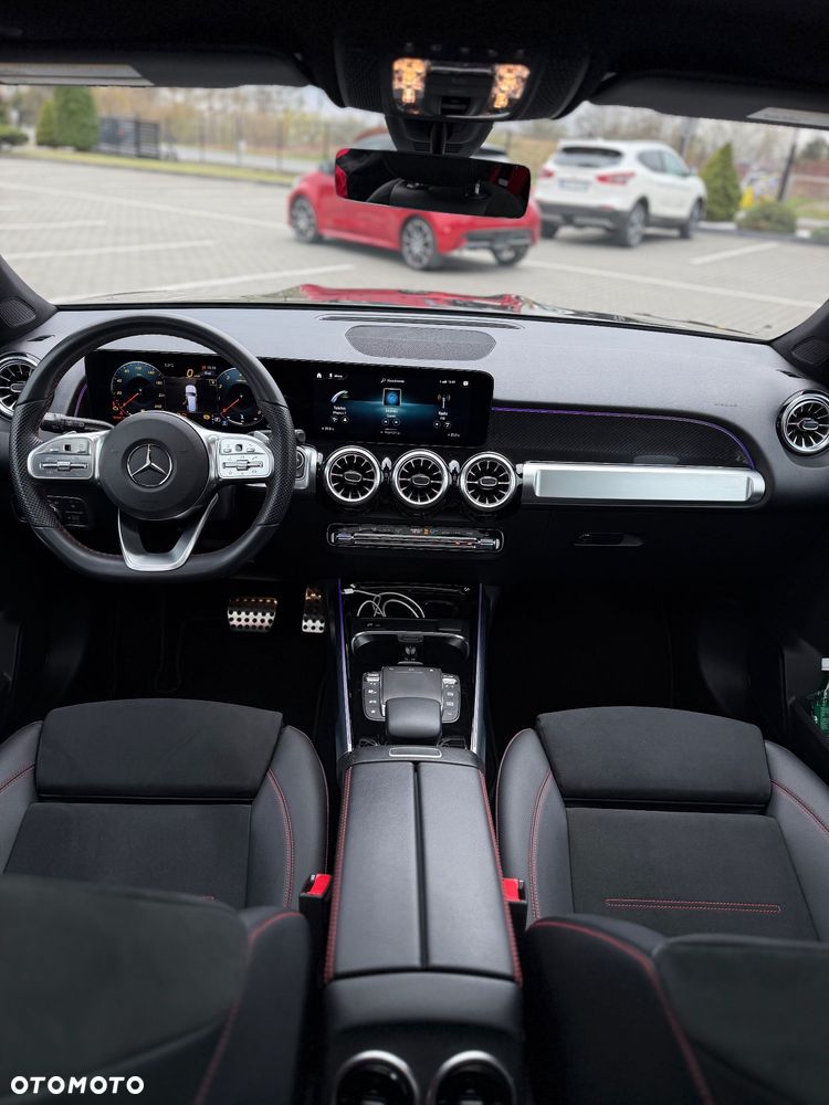 Mercedes-Benz GLB 250 8G-DCT AMG Line - 10