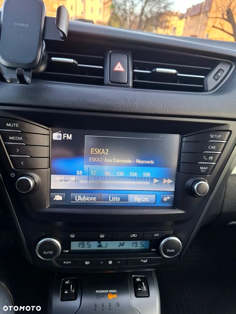 Toyota Avensis 1.8 Premium - 26