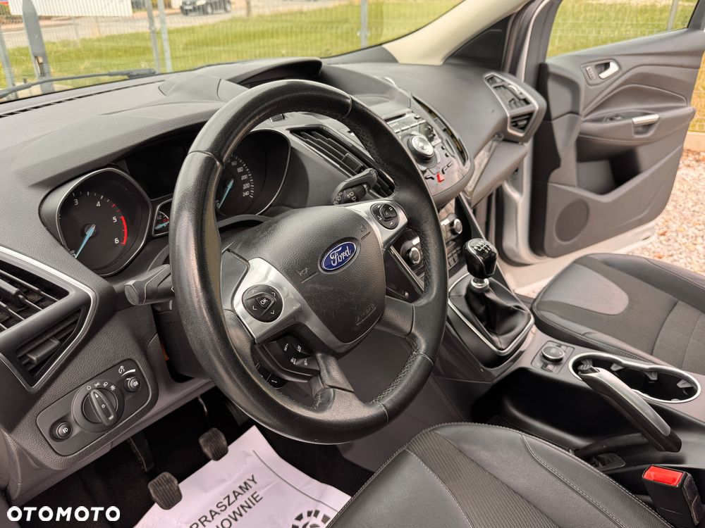 Ford Kuga 2.0 TDCi 2x4 Titanium - 15