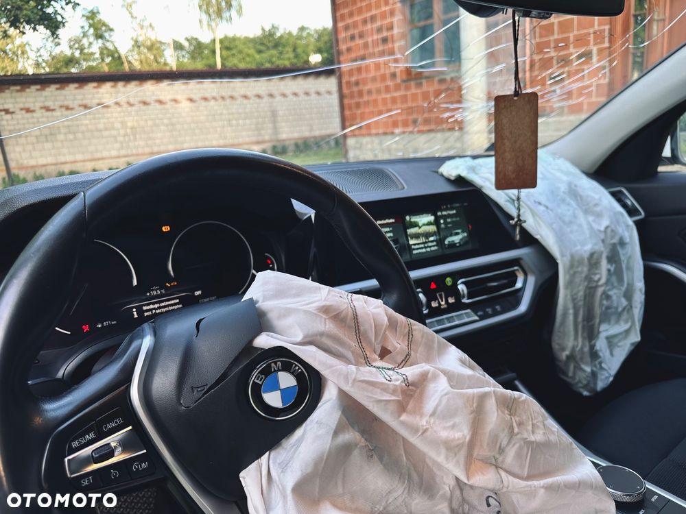 BMW Seria 3 318d - 10