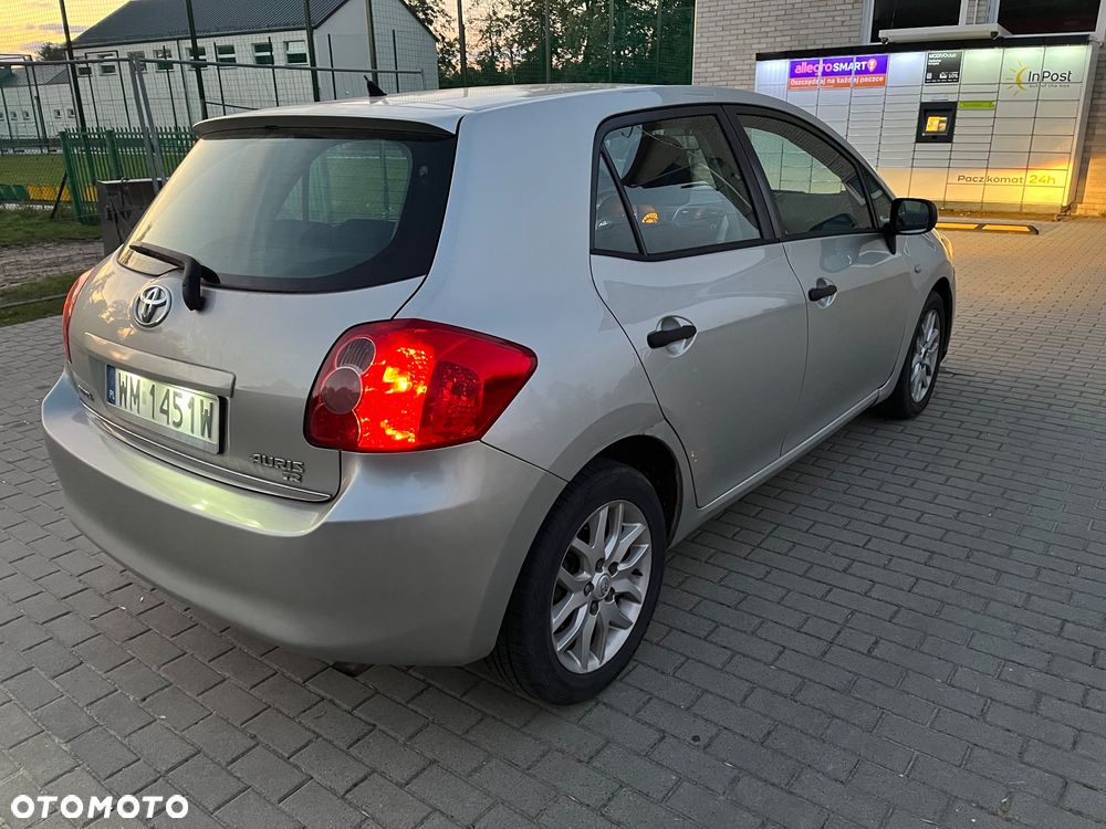 Toyota Auris 1.33 VVT-i Terra - 7