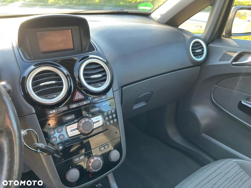 Opel Corsa 1.4 16V Innovation - 8