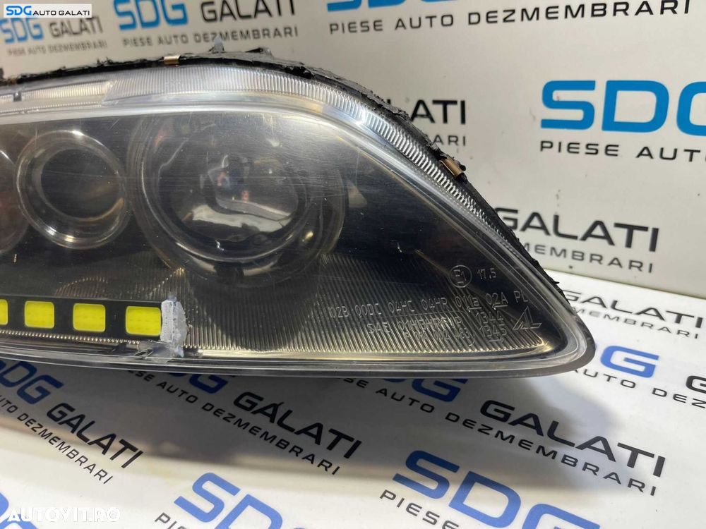 Far Dreapta Xenon cu Lupa si Modificare Banda Led Mazda 6 2002 - 2008 Cod 130732908601 [B3007] - 2