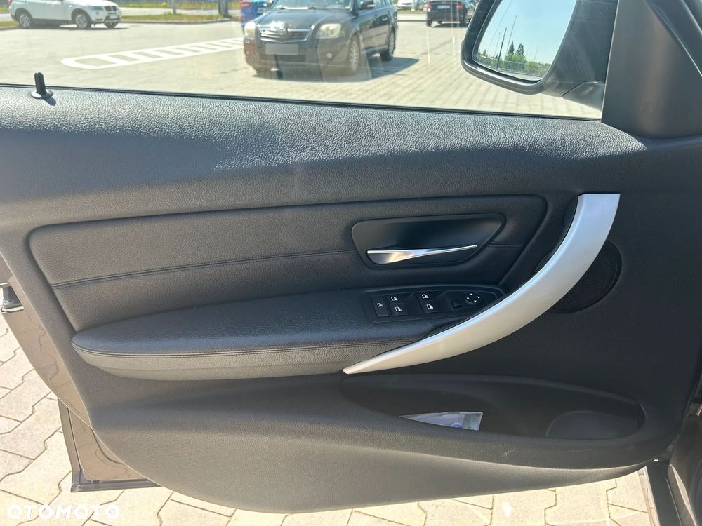 BMW Seria 3 320d Efficient Dynamics Edition - 5