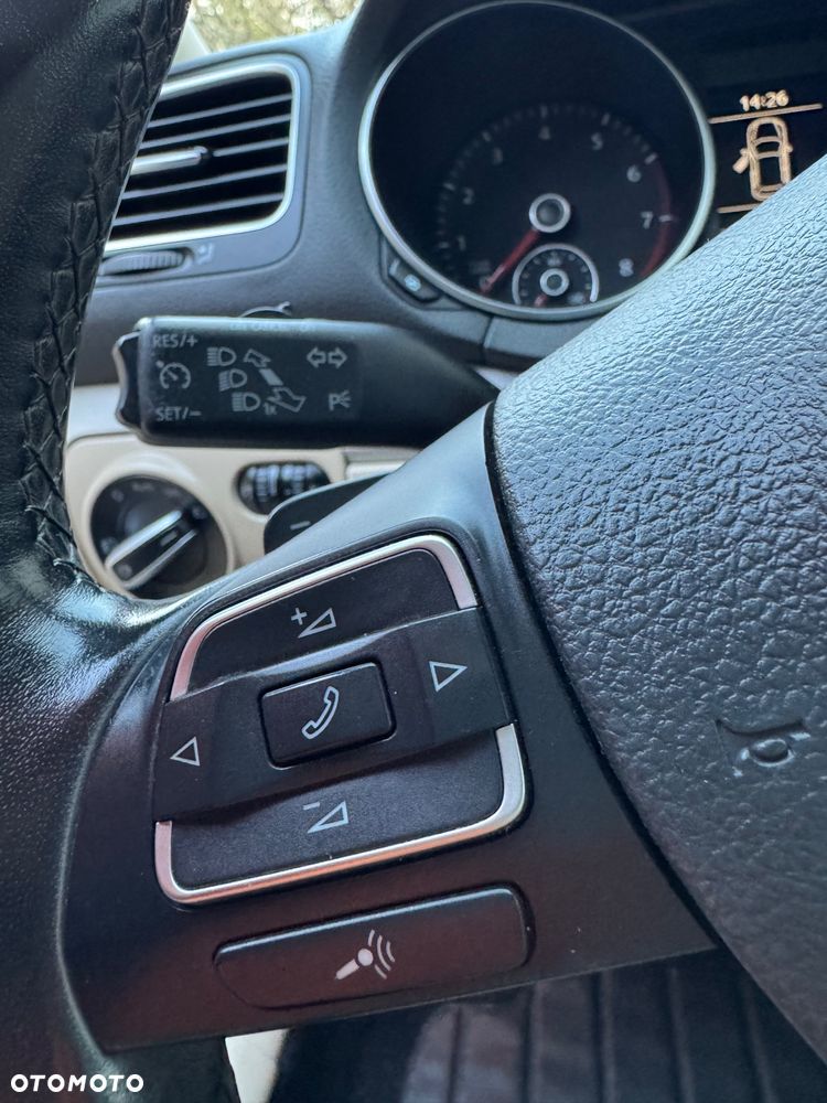 Volkswagen Golf 1.4 TSI Highline DSG - 17