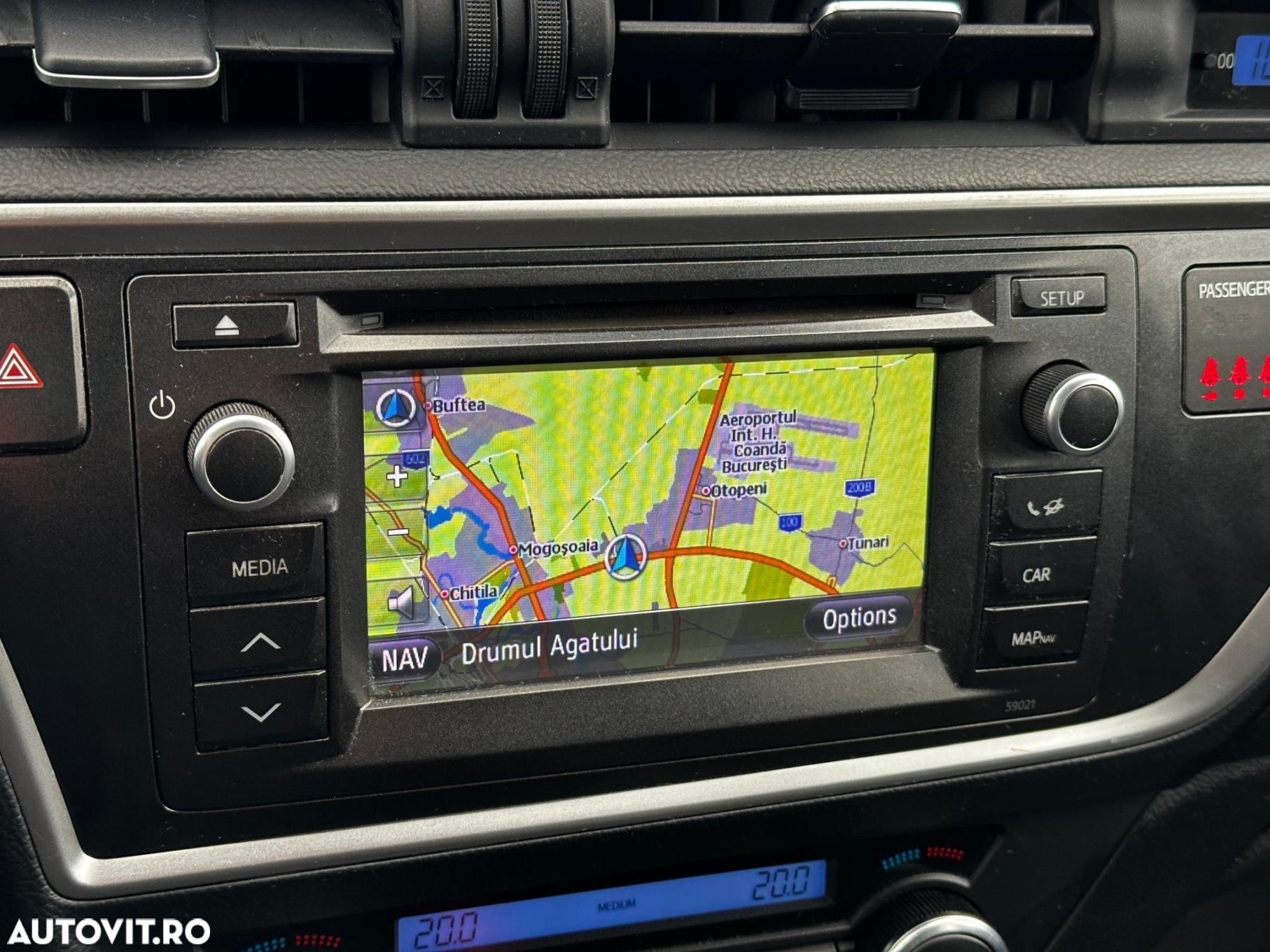 Toyota Auris - 11
