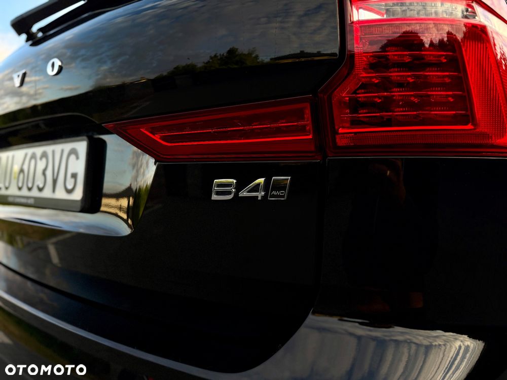 Volvo XC 60 B4 D AWD Momentum Pro - 30