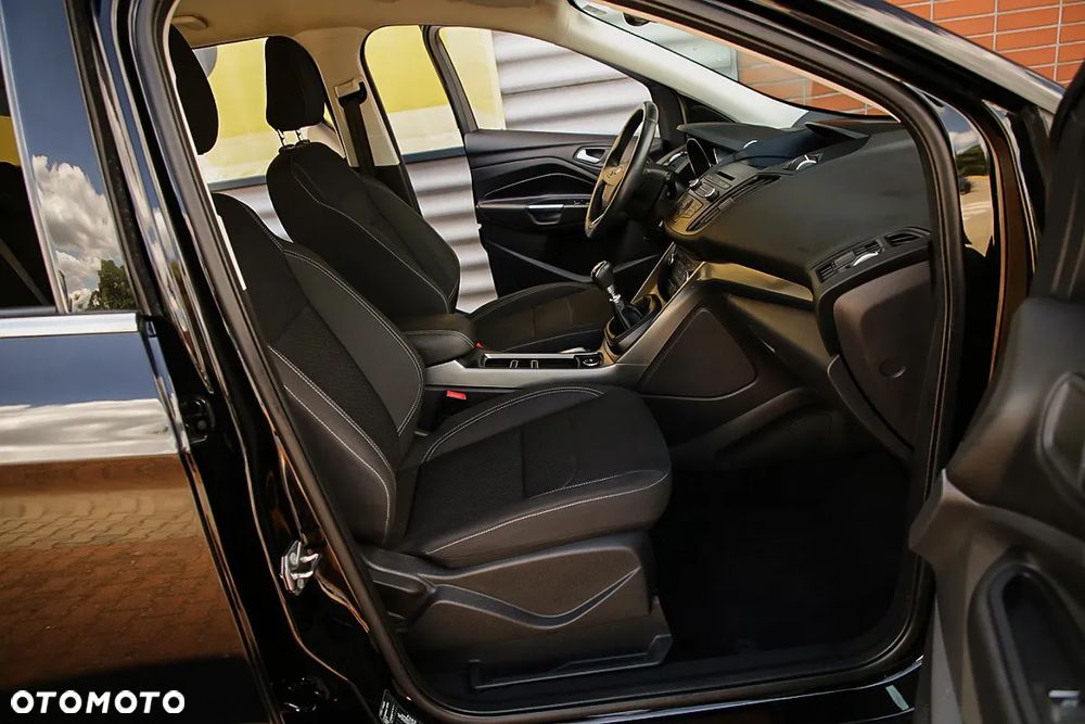 Ford Kuga 1.5 EcoBoost 2x4 Trend - 21