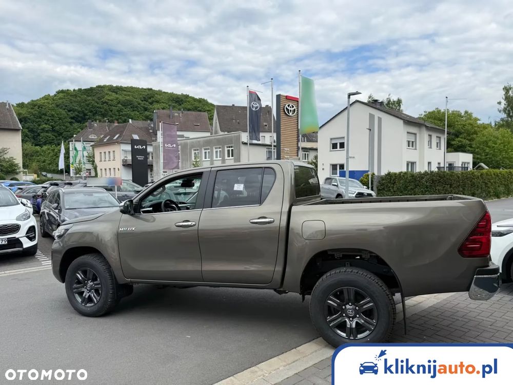 Toyota Hilux - 4