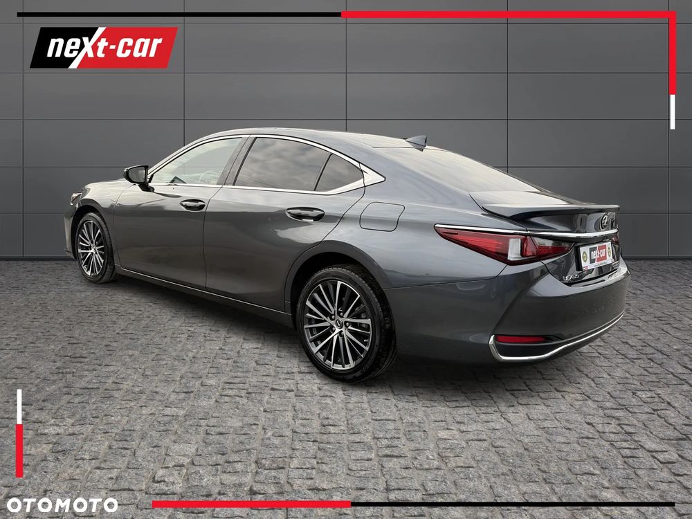 Lexus ES 300h Business Edition - 3