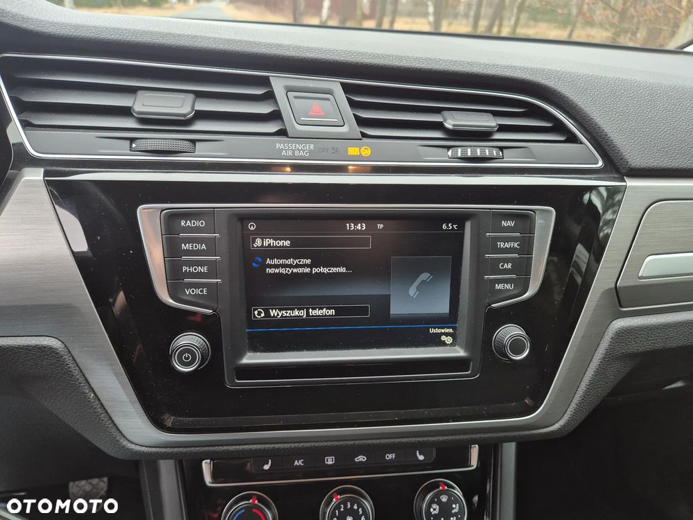 Volkswagen Touran - 11