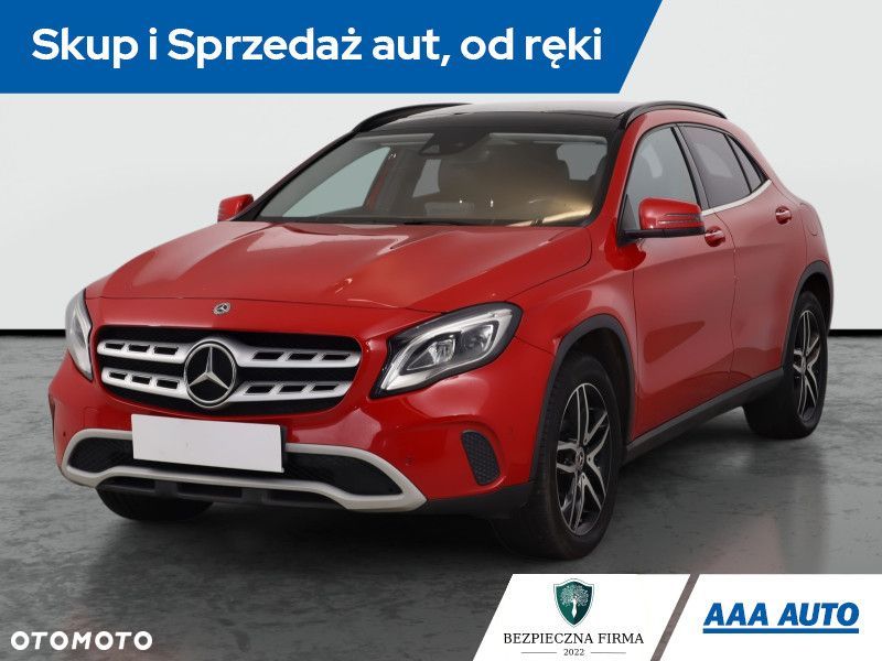Mercedes-Benz GLA - 3
