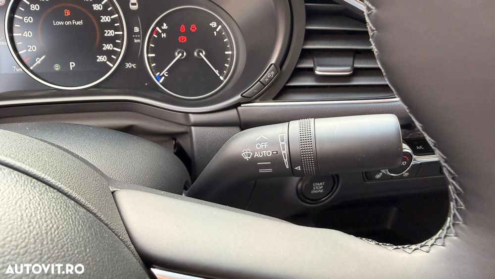 Mazda 3 e-Skyactiv G140 AT MHEV Center-Line - 35
