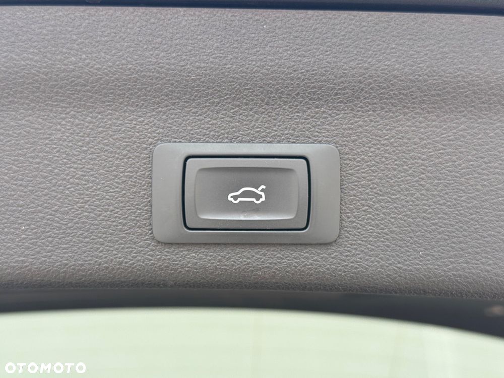 Audi A6 Avant 40 TDI quattro S tronic S line - 25