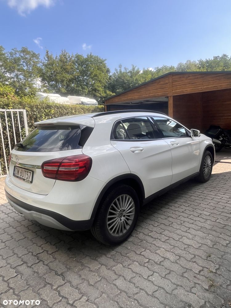 Mercedes-Benz GLA - 14