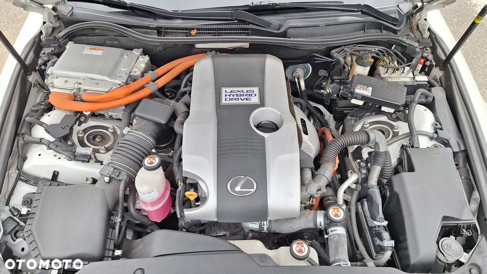 Lexus IS 300h Elegance - 21