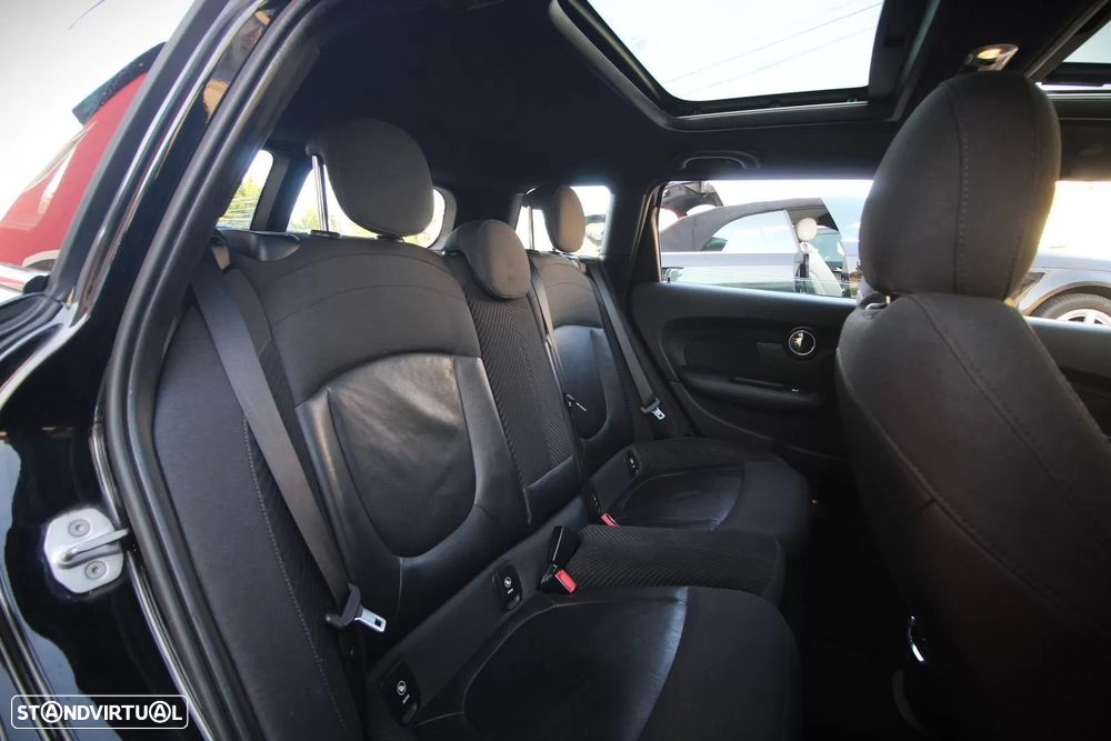 MINI Clubman Cooper Aut. Essential - 25
