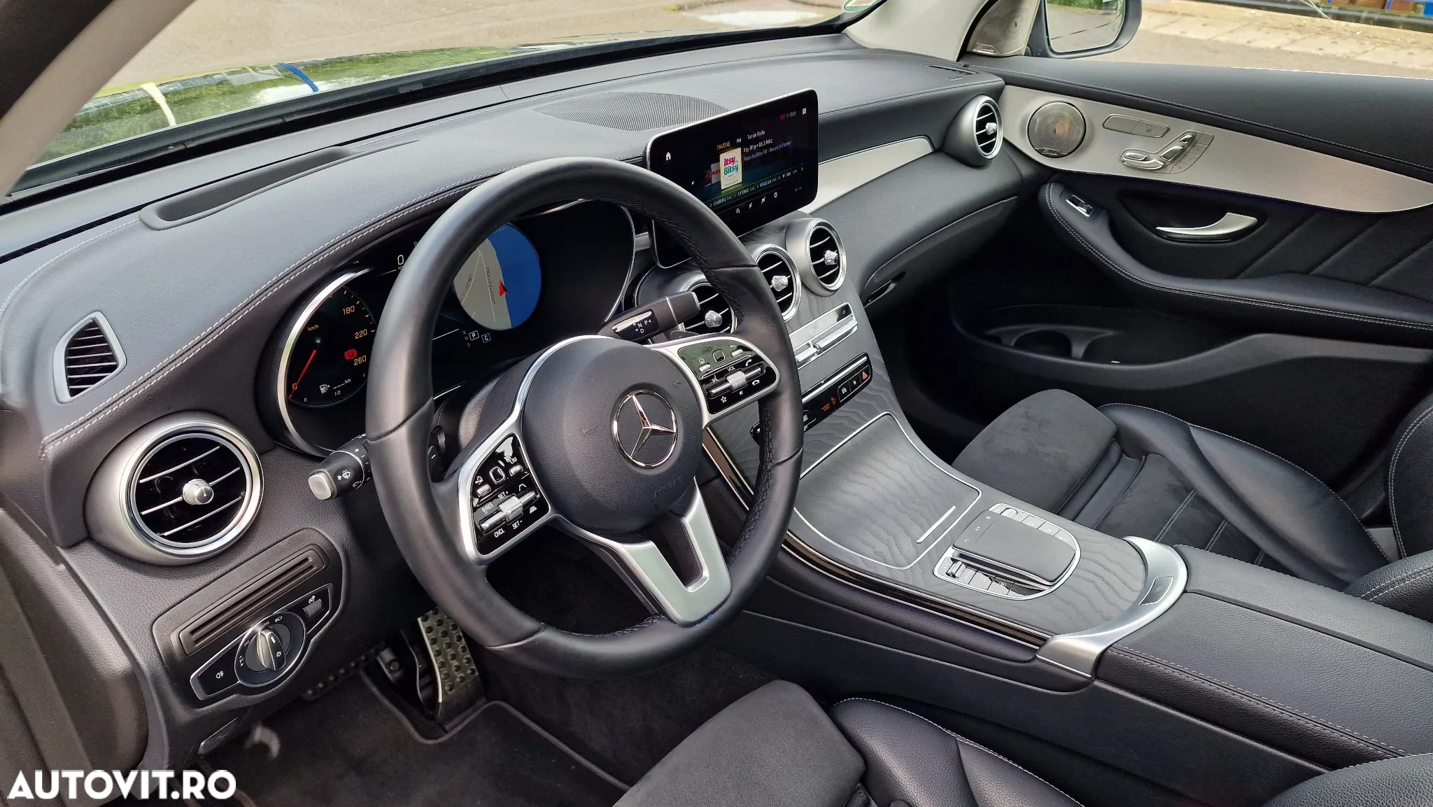 Mercedes-Benz GLC 300 d 4Matic 9G-TRONIC AMG Line - 20