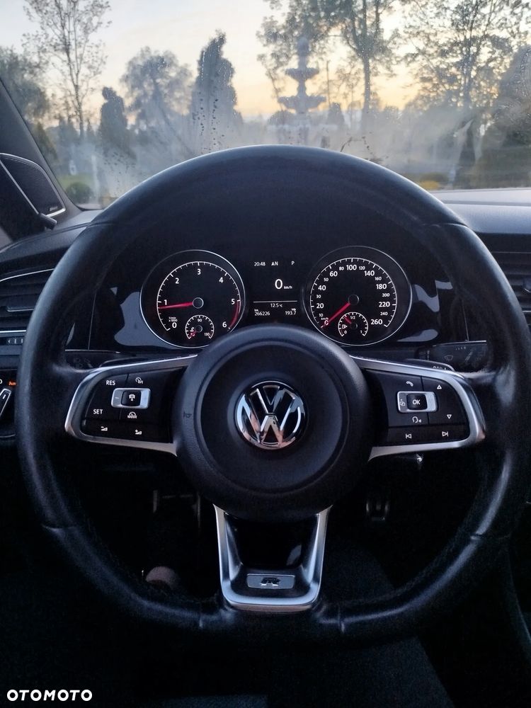 Volkswagen Golf - 9