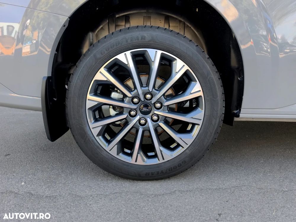 Ford Tourneo Custom - 21