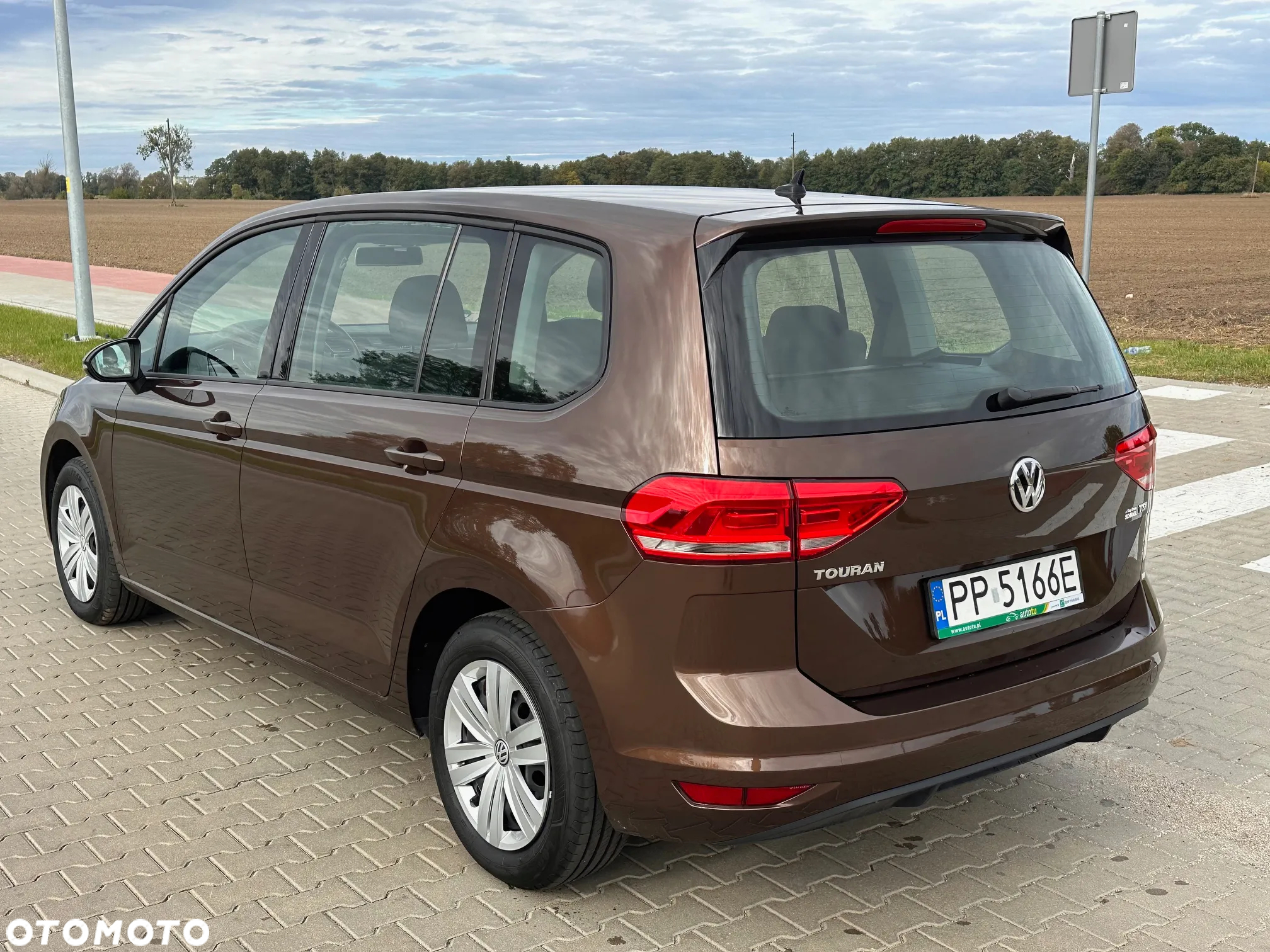 Volkswagen Touran 1.2 TSI (BlueMotion Technology) Trendline - 9