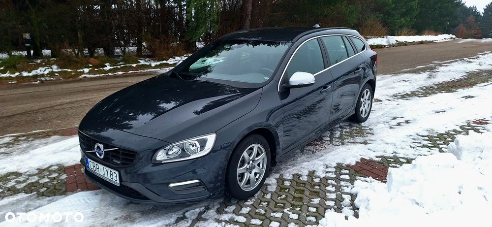 Volvo V60 D3 R-Design - 3