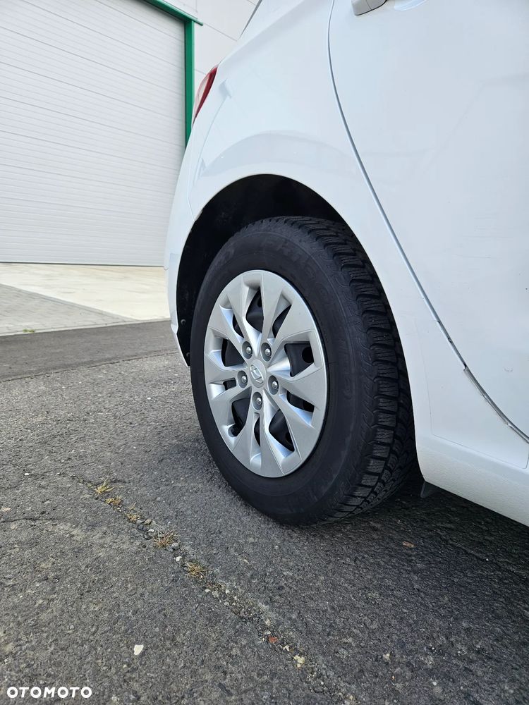 Hyundai i30 1.6 D Classic + - 8