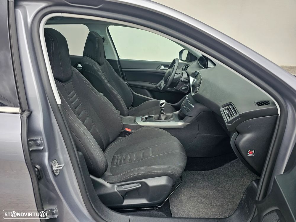 Peugeot 308 SW 1.6 e-HDi Allure J17 - 28