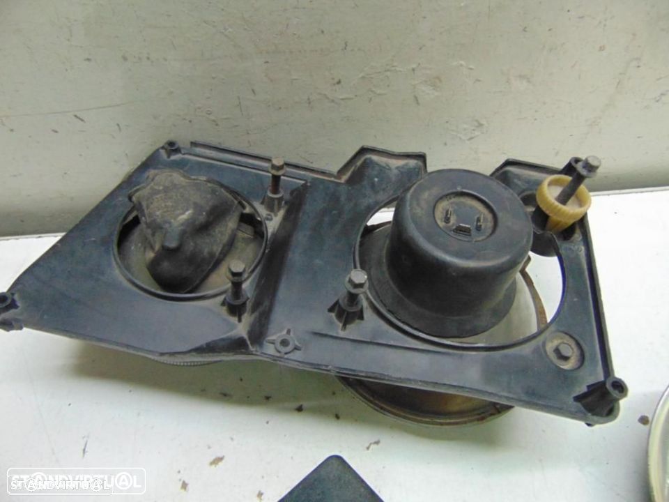 Lancia Delta par faróis - 10