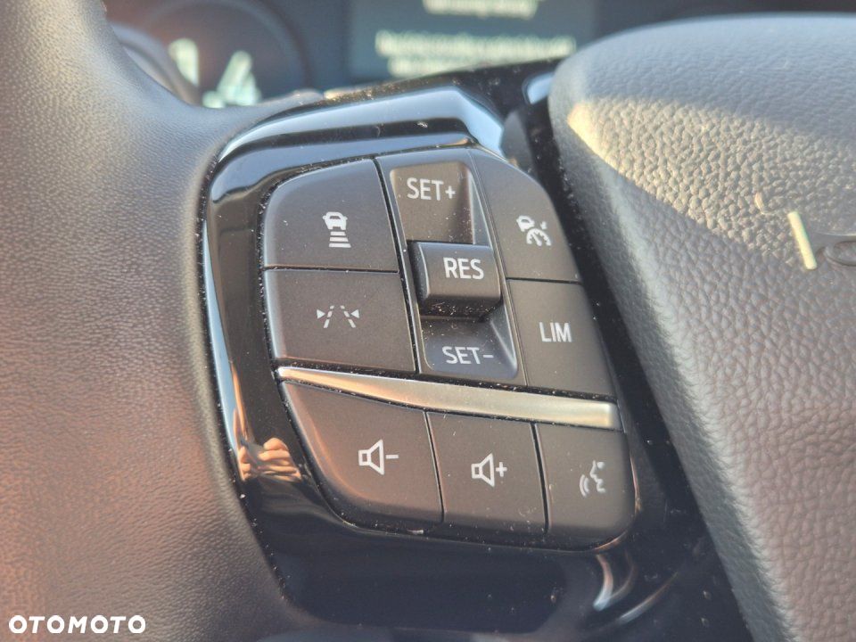 Ford Kuga - 18
