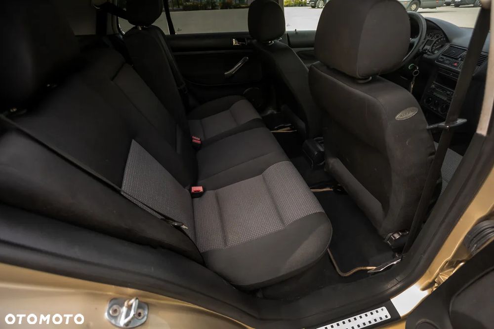 Volkswagen Golf - 20