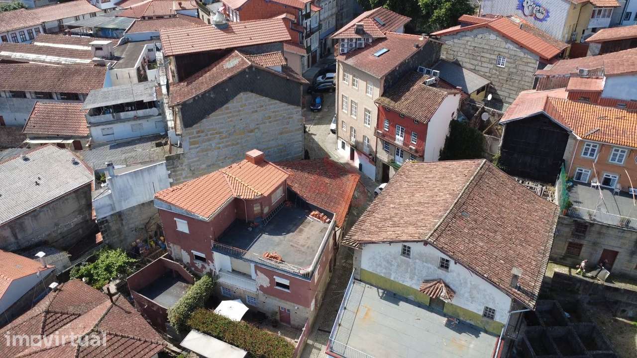 Andar de Moradia Duplex T5 no Coração de Guimarães - Grande imagem: 5/22
