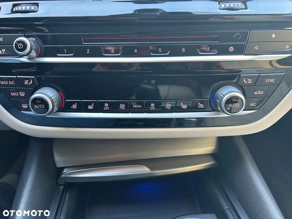 BMW Seria 5 530e iPerformance - 19