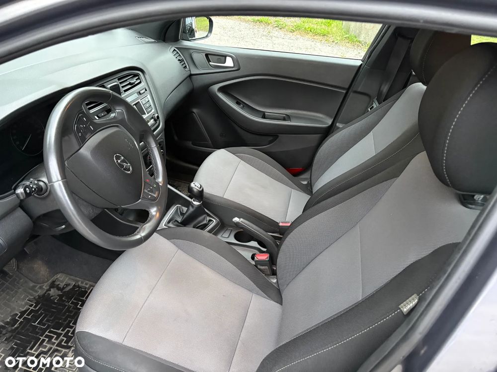 Hyundai i20 - 16