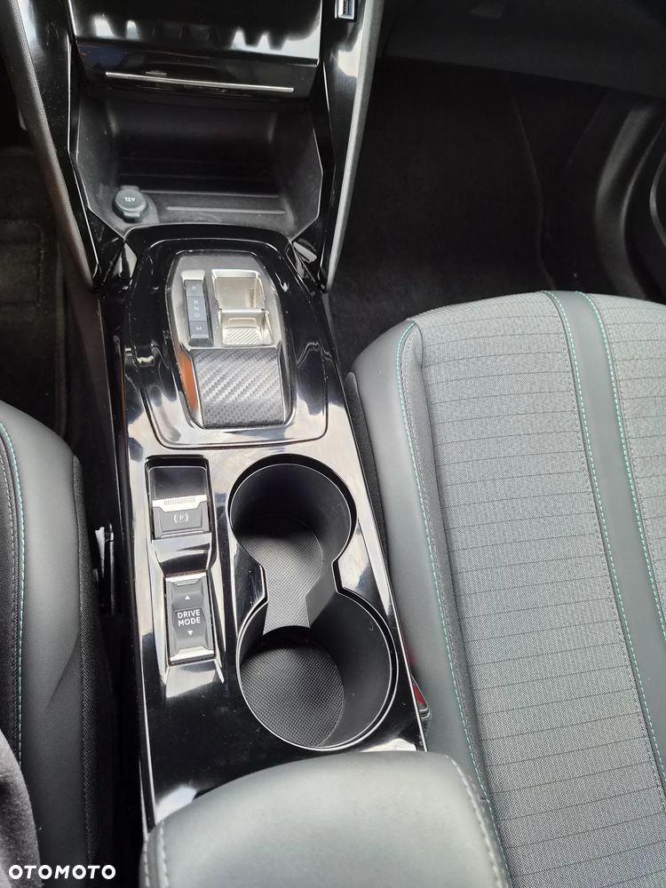 Peugeot 2008 PureTech 130 EAT8 Allure Pack - 22