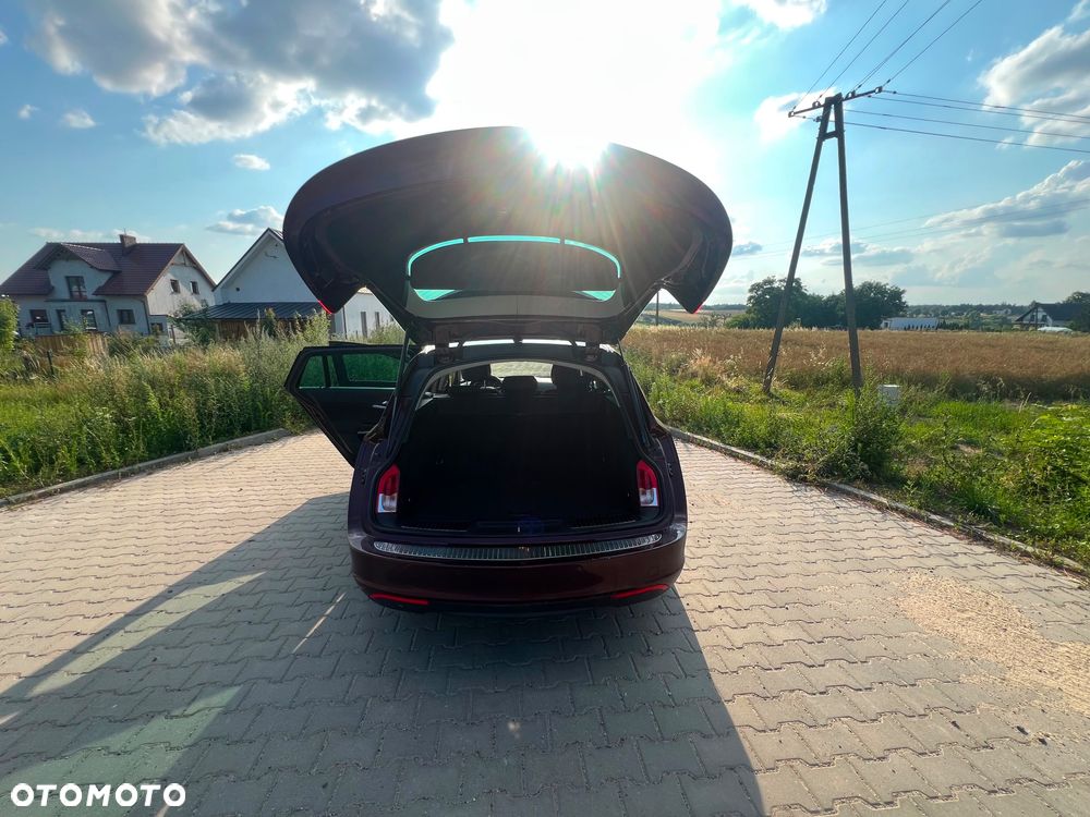 Opel Insignia - 25