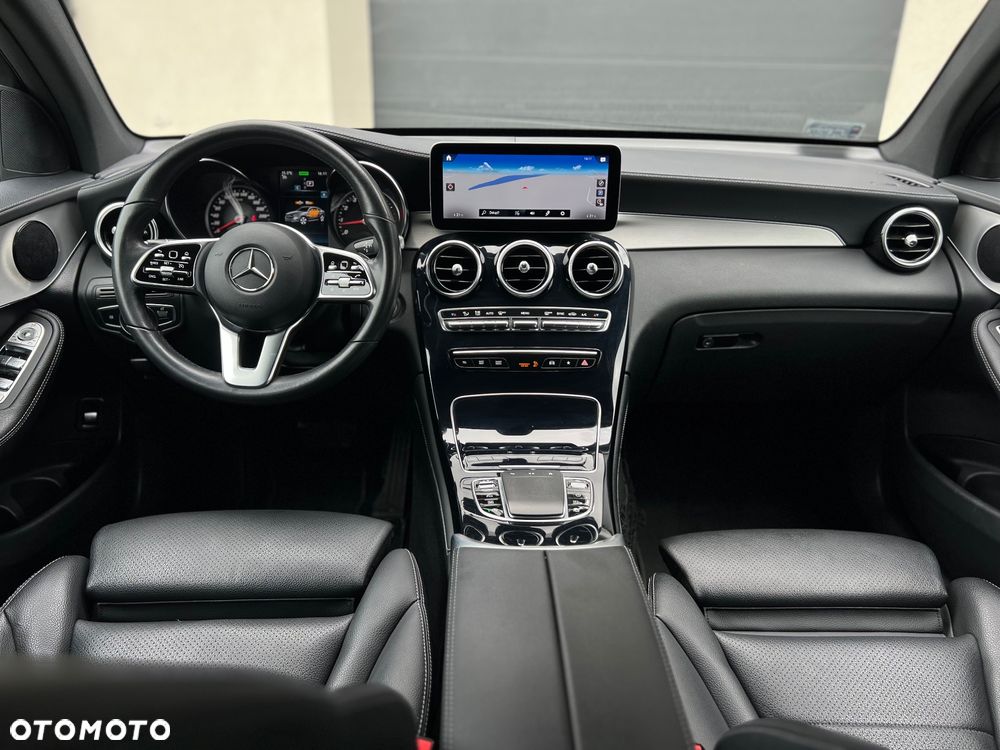 Mercedes-Benz GLC 200 4Matic 9G-TRONIC AMG Line Plus - 26