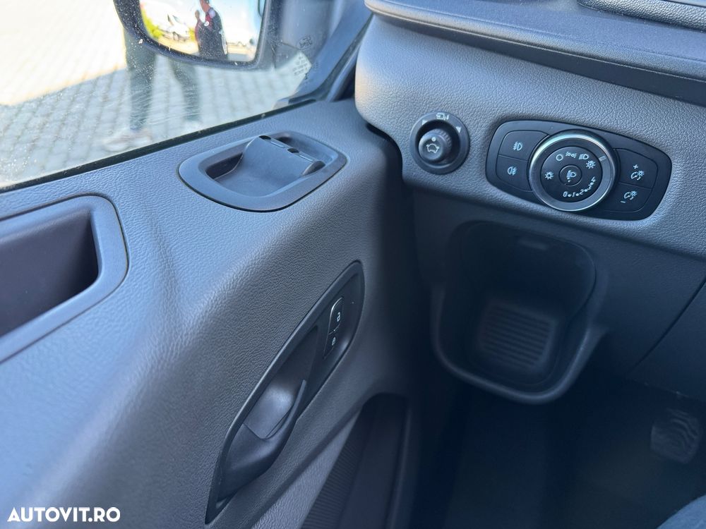 Ford Transit 330 2.0 EcoBlue 130 CP L3H2 Kombi FWD Trend - 15