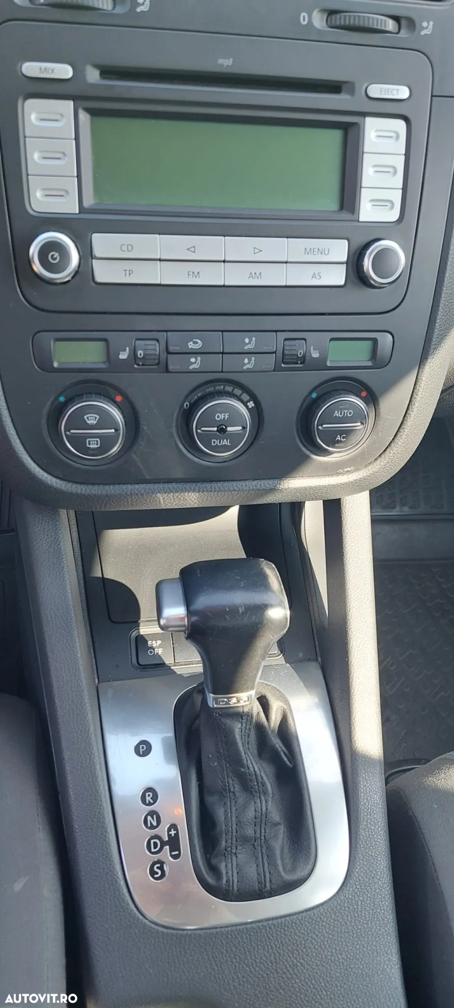 Volkswagen Jetta 1.6 TDI DPF Comfortline DSG - 9
