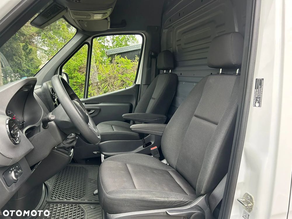 Mercedes-Benz Sprinter - 5