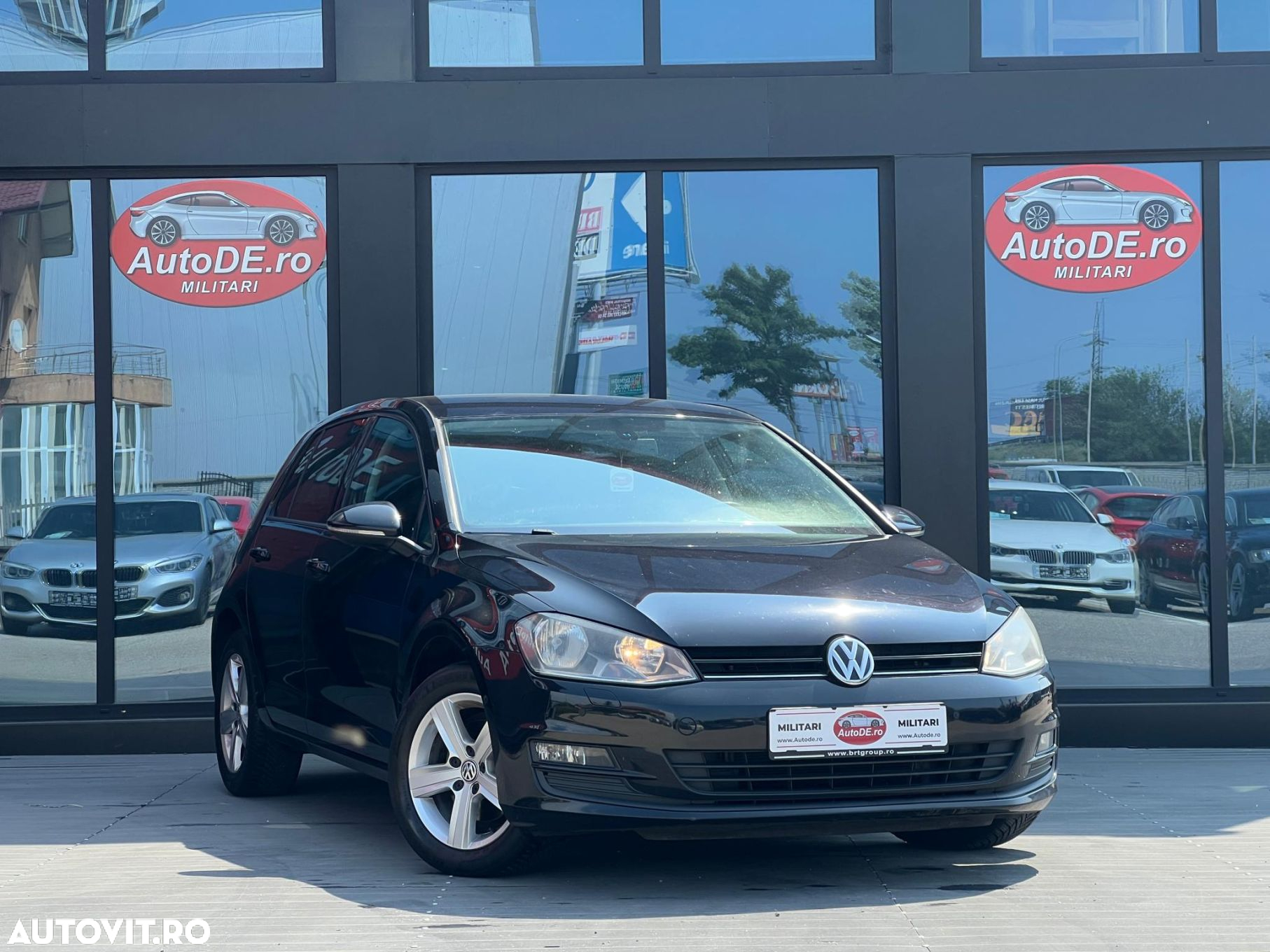 Volkswagen Golf - 2