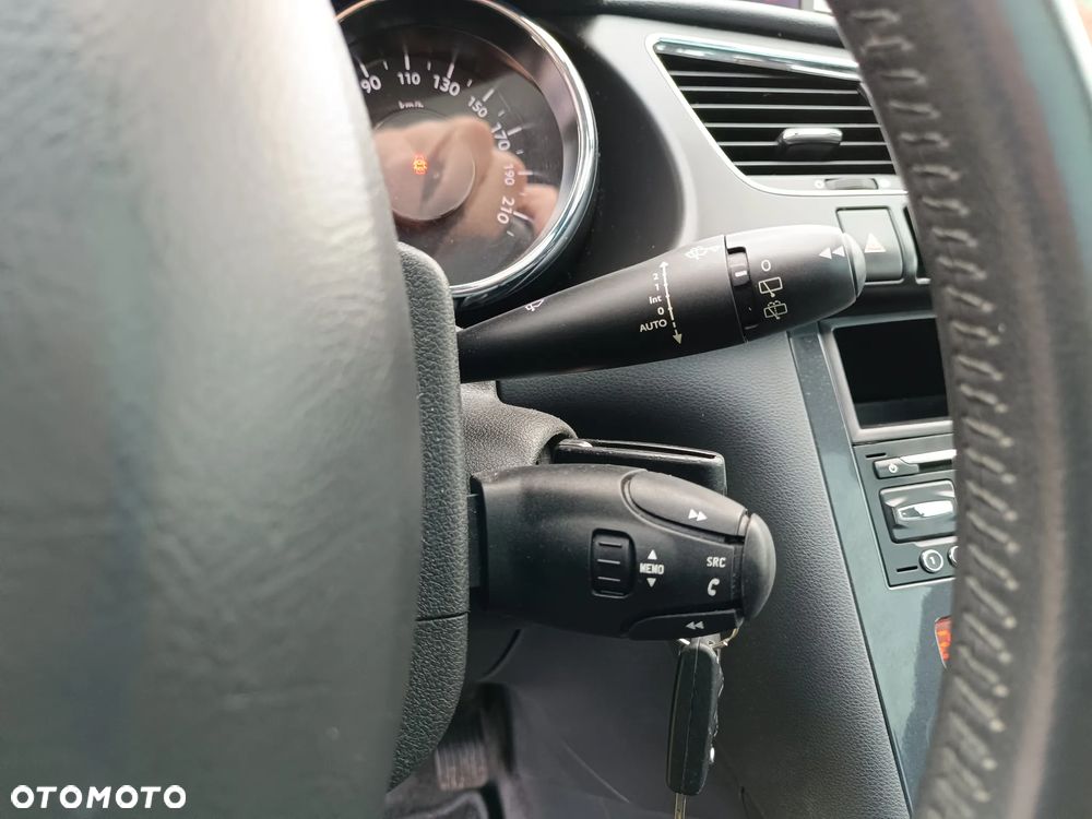 Peugeot 3008 1.6 THP Style - 23