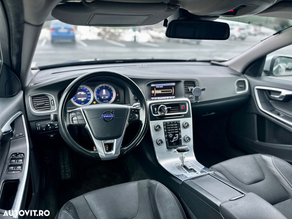 Volvo S60 D5 AWD Geartronic RDesign - 9