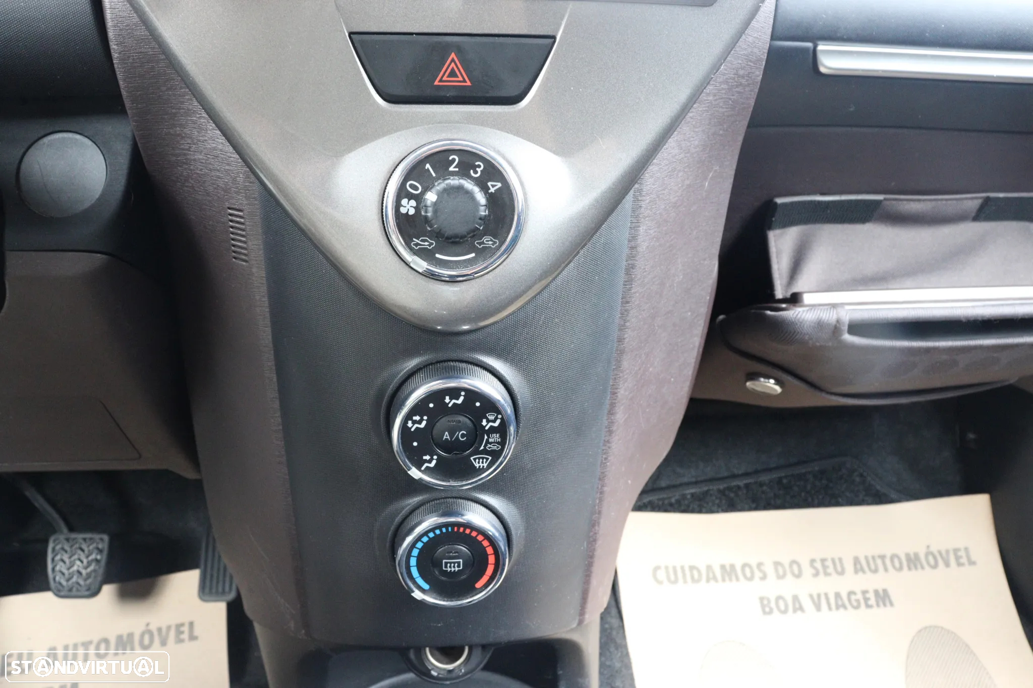 Toyota iQ 1.4 D-4D 2 EP - 12