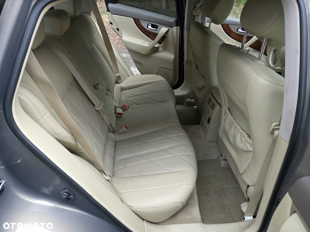 Infiniti QX70 3.0d S - 22