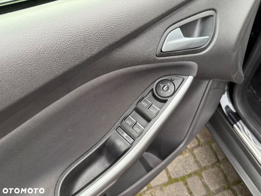 Ford Focus 1.0 EcoBoost Start-Stopp-System Champions Edition - 19