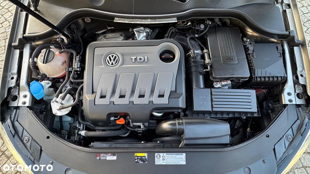Volkswagen Passat 2.0 TDI Comfortline - 14